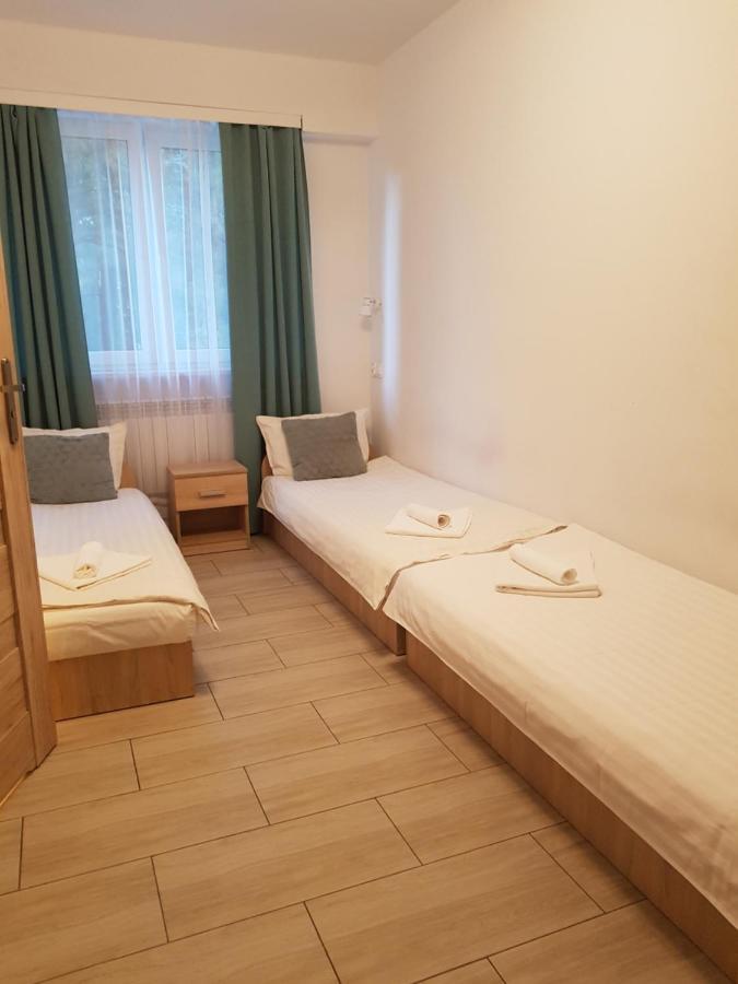 Hostel Mleczna - Metro Zacisze Warszawa Eksteriør billede