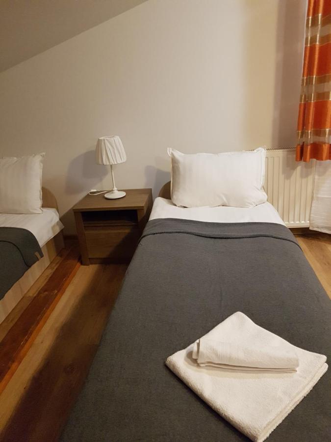 Hostel Mleczna - Metro Zacisze Warszawa Eksteriør billede