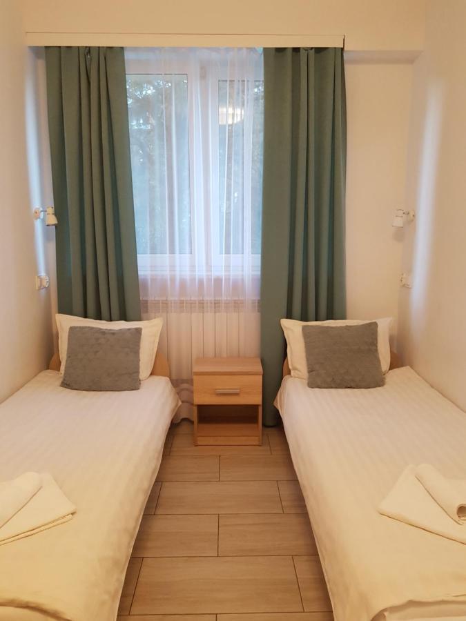 Hostel Mleczna - Metro Zacisze Warszawa Eksteriør billede