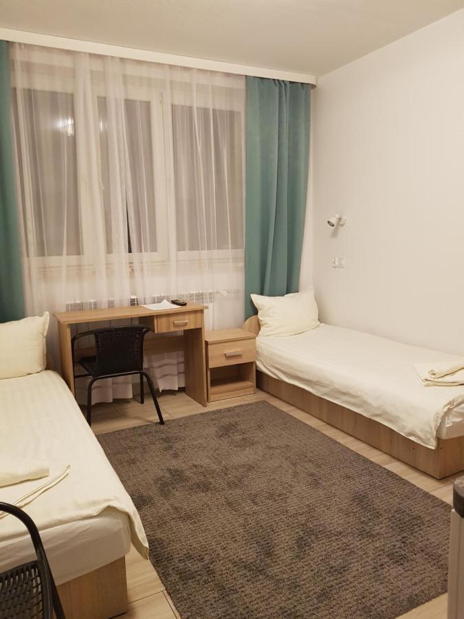 Hostel Mleczna - Metro Zacisze Warszawa Eksteriør billede