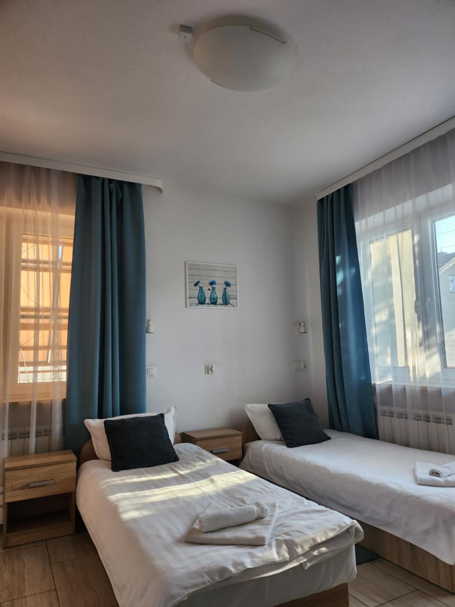 Hostel Mleczna - Metro Zacisze Warszawa Eksteriør billede