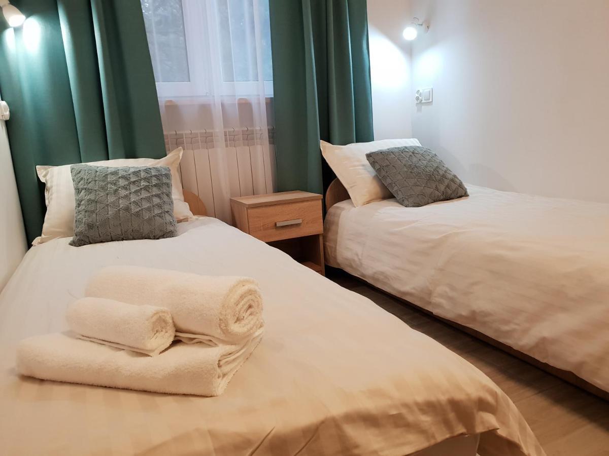 Hostel Mleczna - Metro Zacisze Warszawa Eksteriør billede
