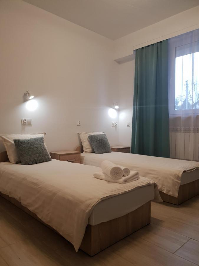 Hostel Mleczna - Metro Zacisze Warszawa Eksteriør billede